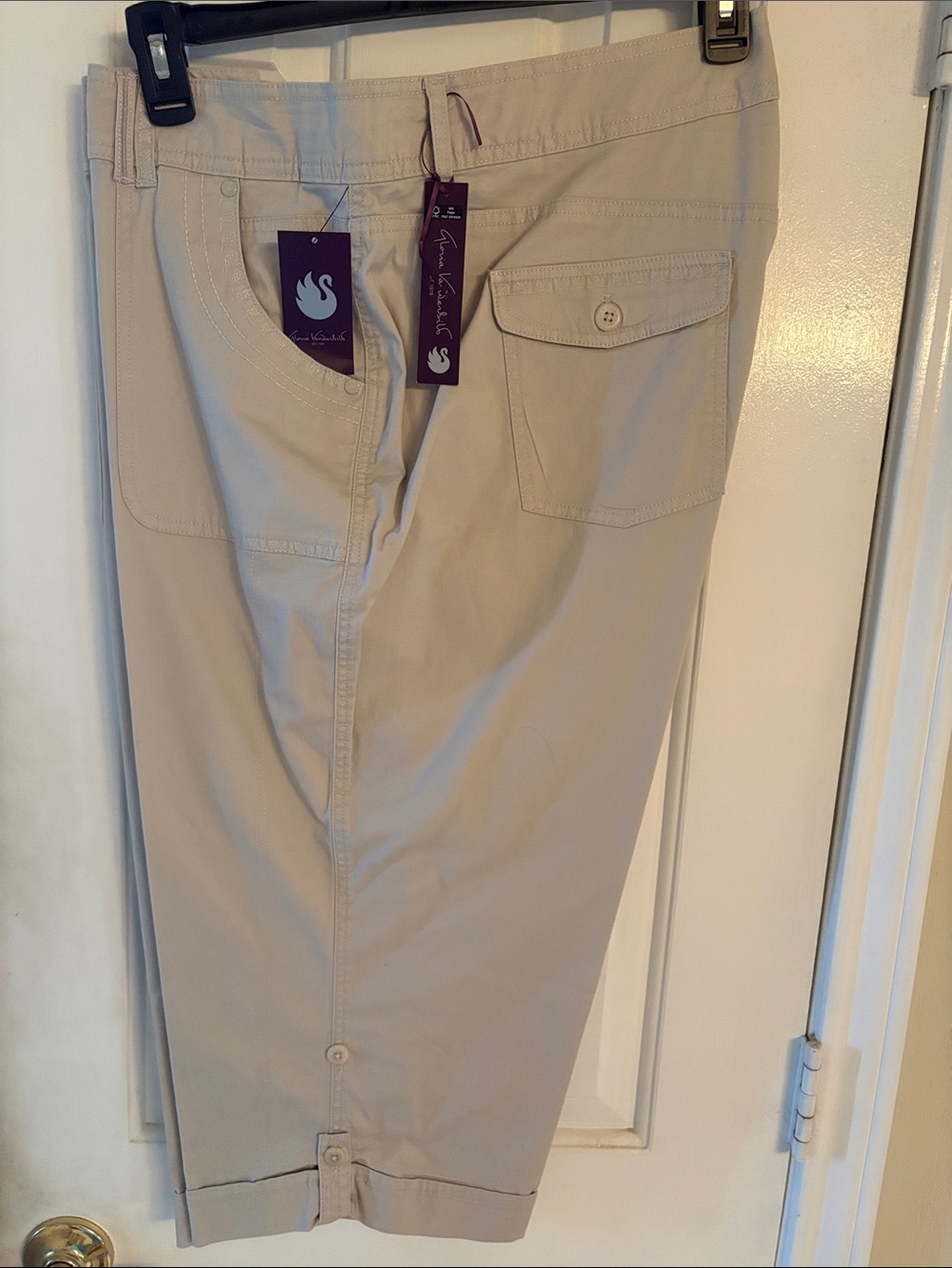 NWT Gloria Vanderbilt Women’s Khaki Casual Stretch capris 18W